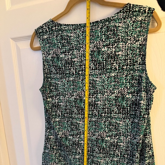 Tahari sleeveless top, size Medium - Picture 2 of 10